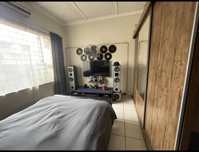 3 BEDROOM HOUSE FOR SALE IN FLORENTIA
